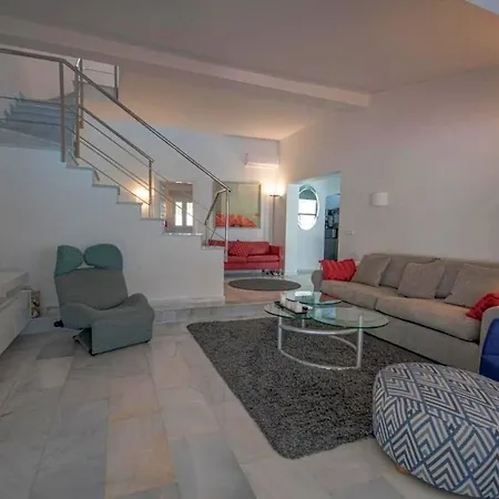 Villa En Costabella Marbella